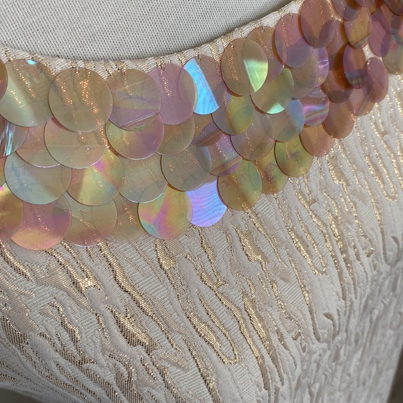 Cute formal metallic dress great for tea party and wedding - Picture 5 of 8